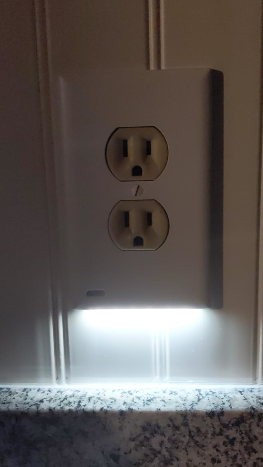 nightlight in a reviewer&#x27;s home