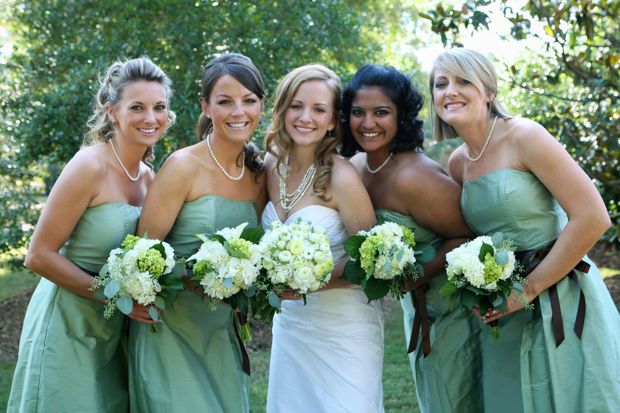 bridal party posing for picture