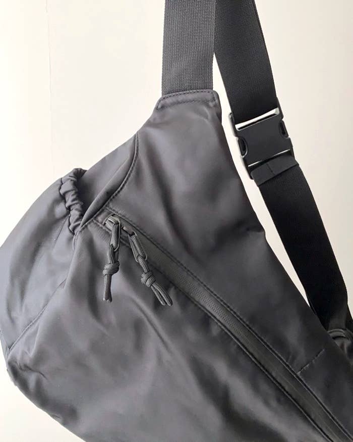 GUのオススメのバッグ「ナイロンツイルメッセンジャーバッグ+E」