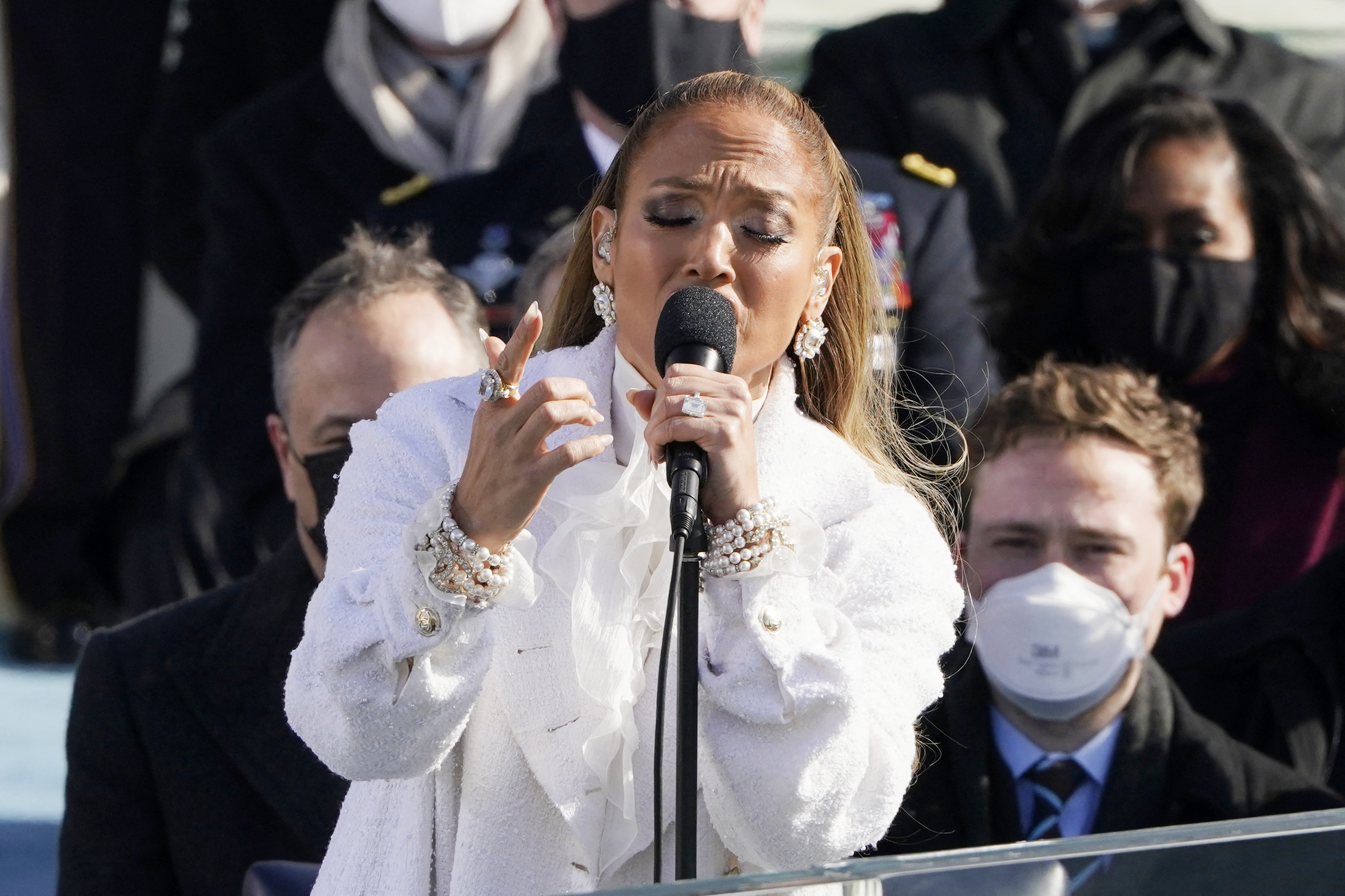 j.lo singing at the white house