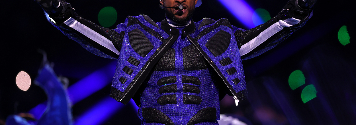 Usher Super Bowl 2024 Outfits for Halftime Show: Off-White Look & More