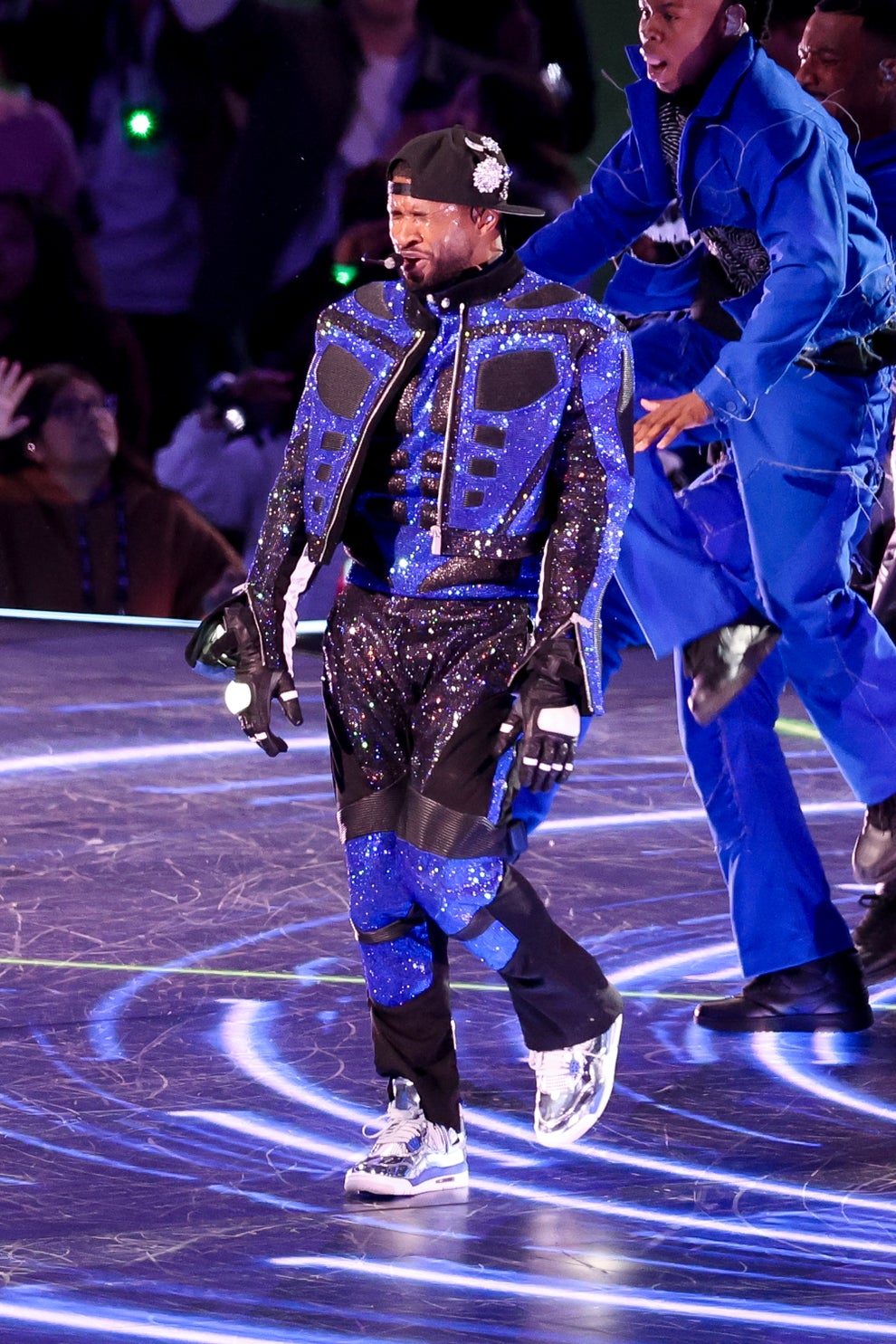 Usher Air Jordan 4 Chrome Super Bowl LVIII Performance | Complex