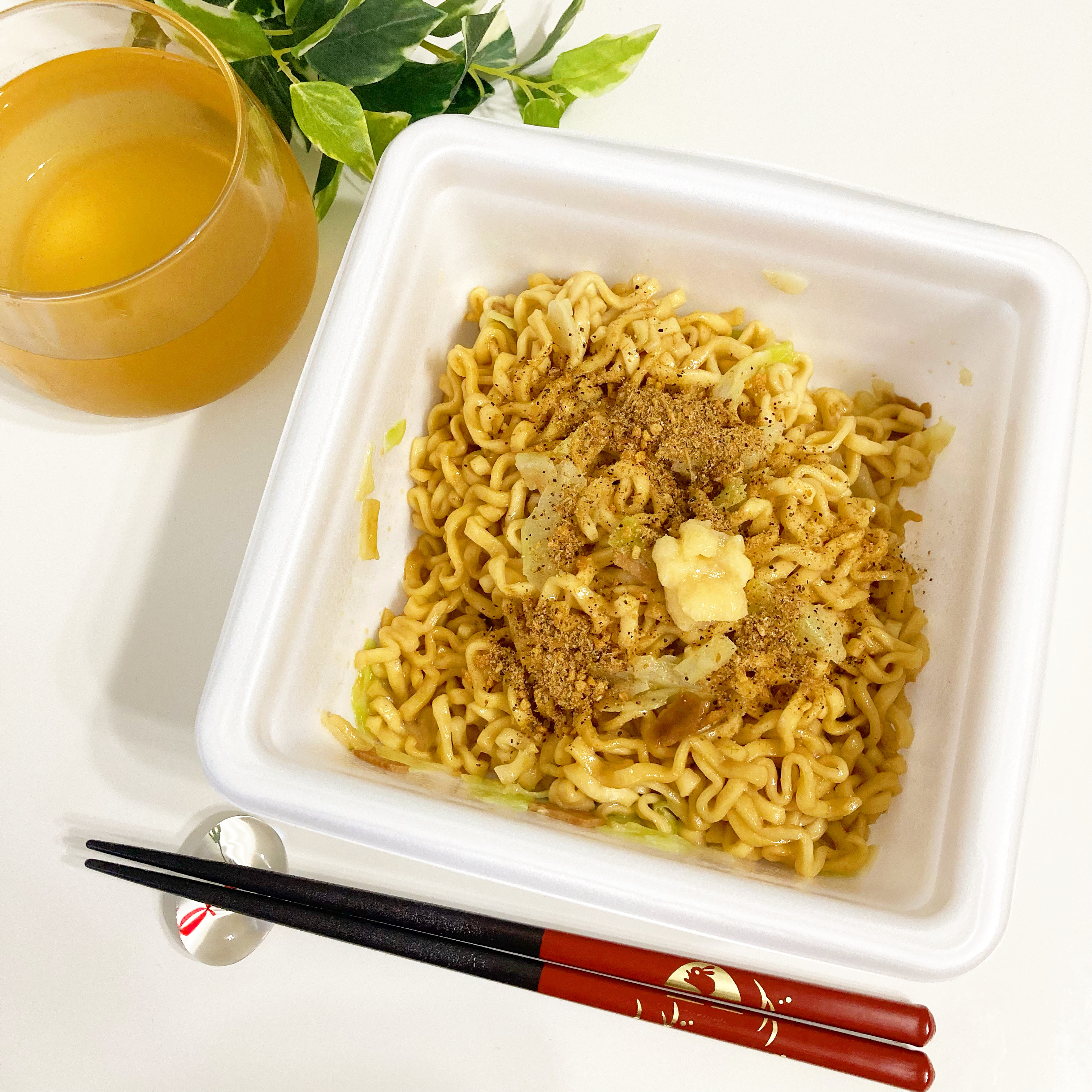 セブン-イレブンのコラボ商品「7プレミアム 中華蕎麦とみ田監修 豚まぜそば」