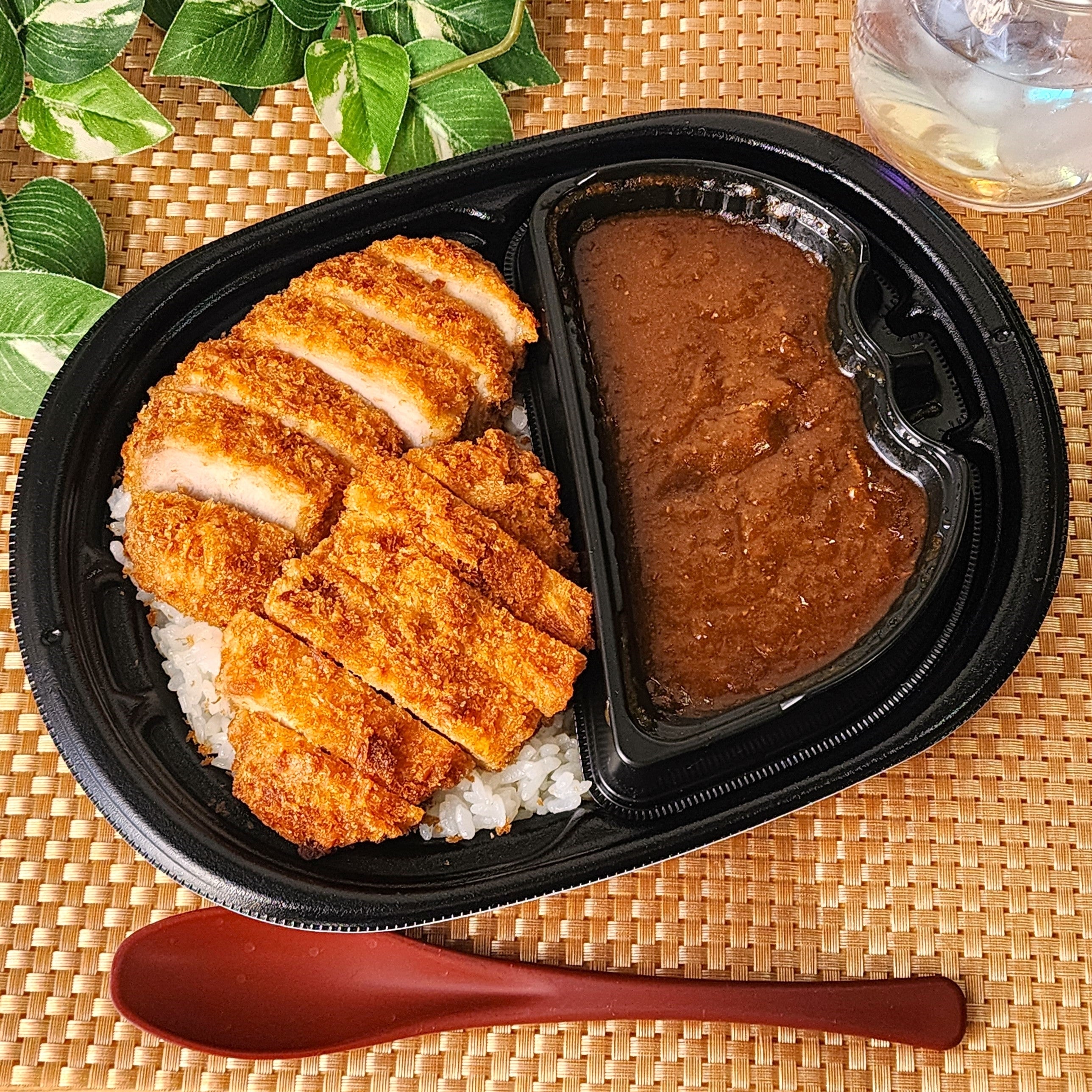 画像・動画】ローソン「新宿中村屋監修 カツカレー（カツ1個増量