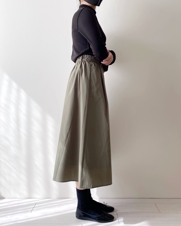 GU（ジーユー）のおすすめのレディースアイテム「タックフレアミディスカート+E（丈標準81.0～85.0cm）」