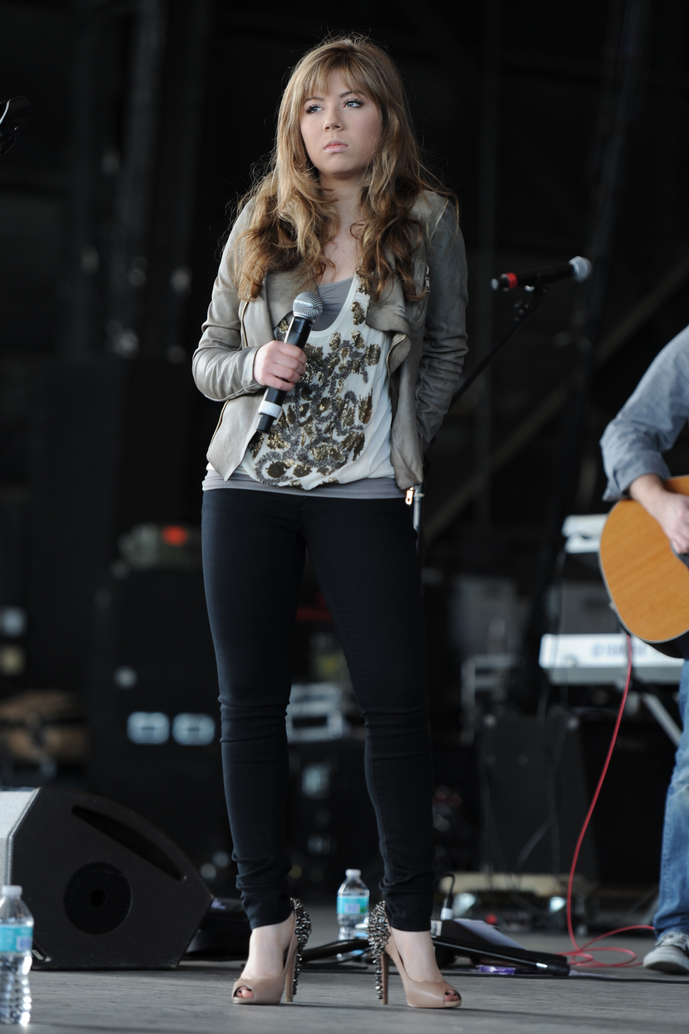 Jennette McCurdy onstage