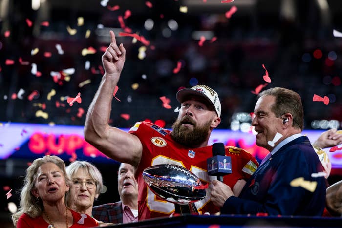 Travis Kelce celebrating the Chiefs Super Bowl win
