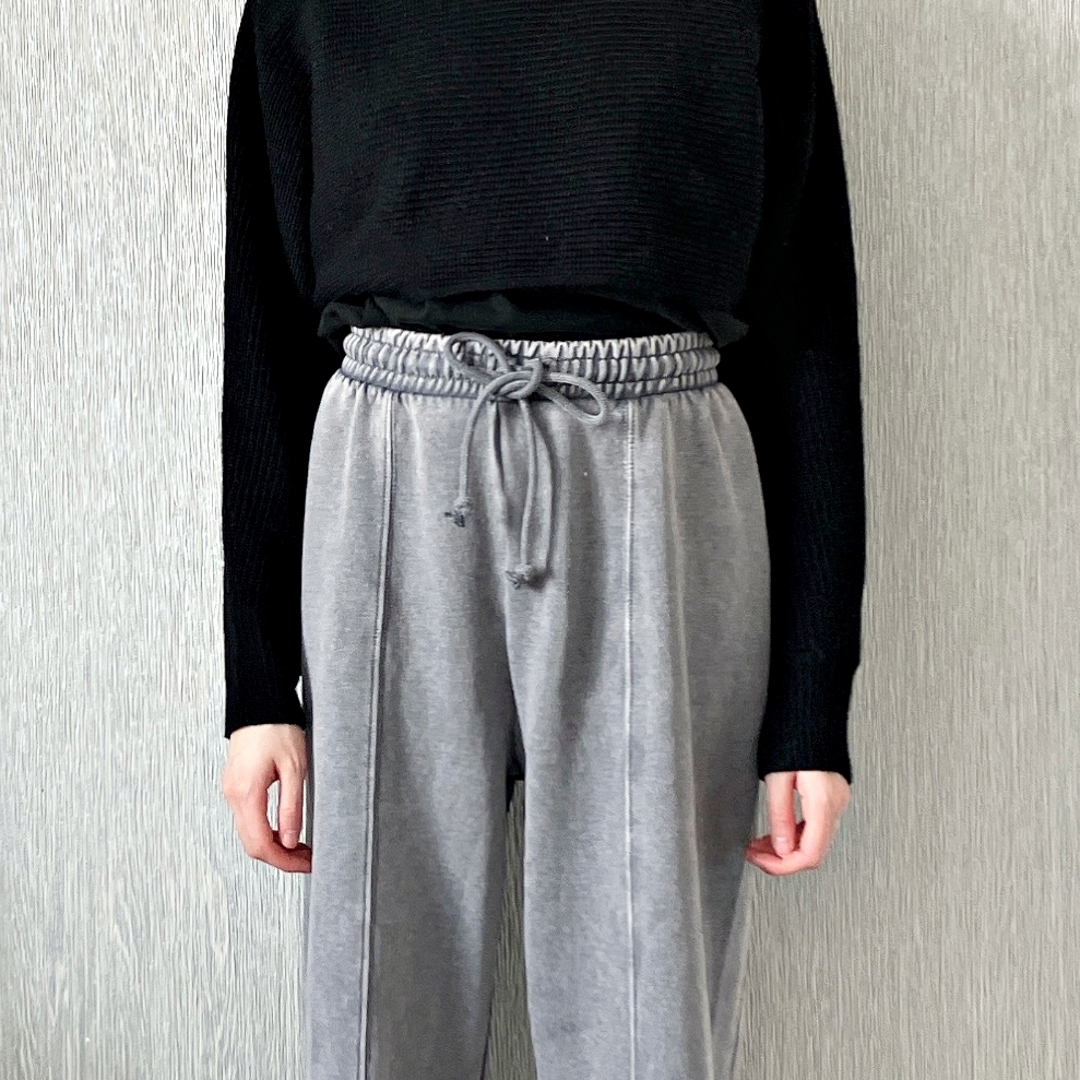 ZARA（ザラ）のおすすめボトムス「プラッシュジャージー ワイドレッグ ジョガーパンツ」