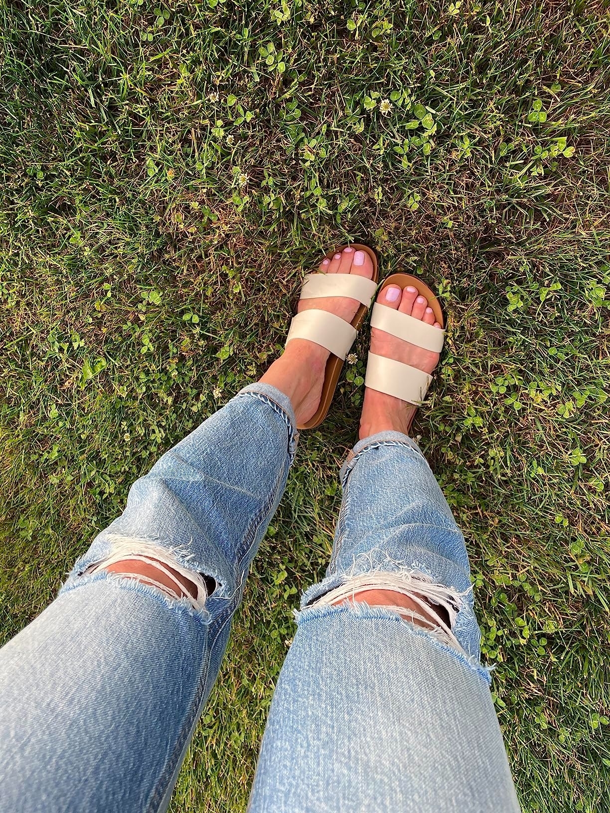 Best Shoes to Wear With Jeans for Women - Jaquelyn the Stylist