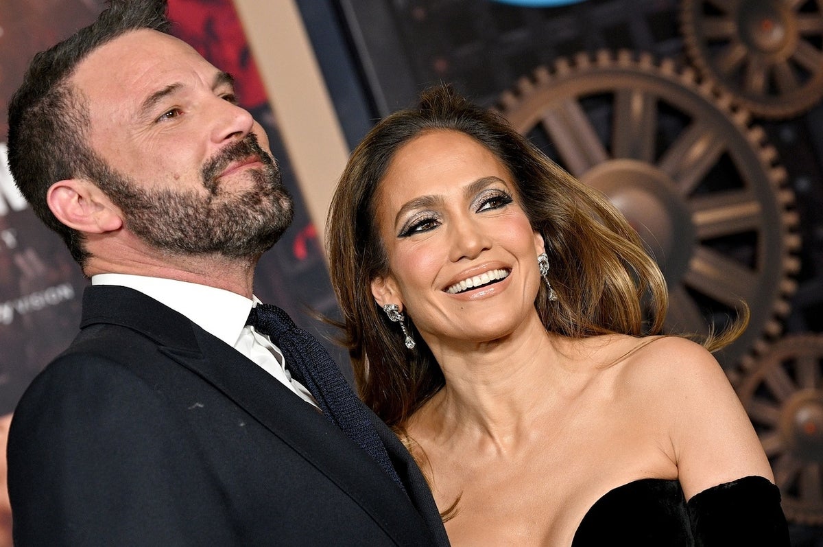 Jennifer Lopez Sings About Sex Life with Ben Affleck in New Song | Complex