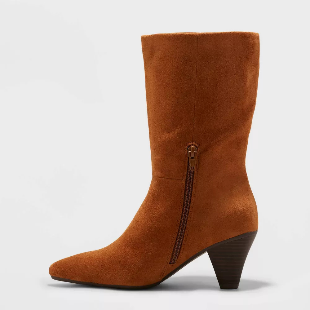 Mid-calf suede boot with pointed toe and side zipper