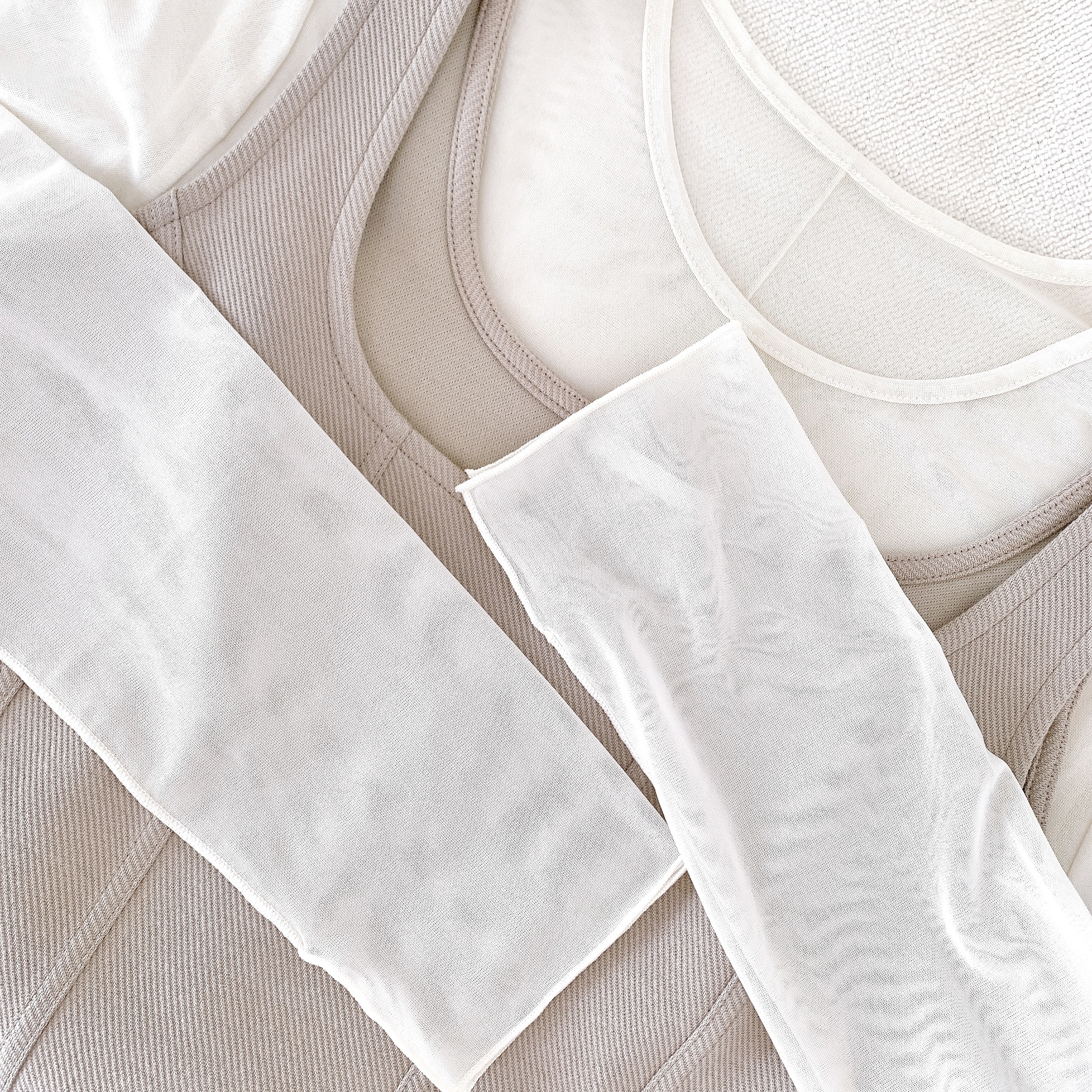 GU(ジーユー)のおすすめのレディースアイテム「2ピースビスチェレイヤードT(長袖)Q+E」