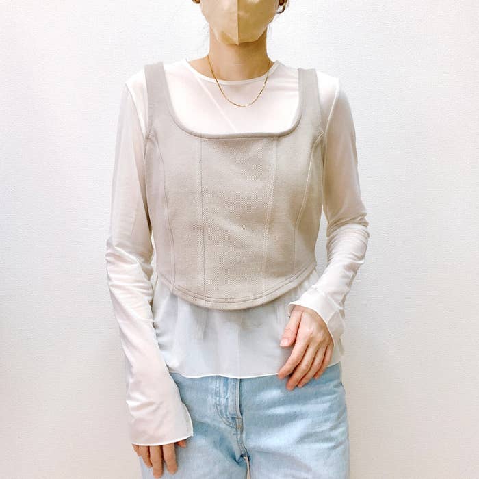 GU(ジーユー)のおすすめのレディースアイテム「2ピースビスチェレイヤードT(長袖)Q+E」