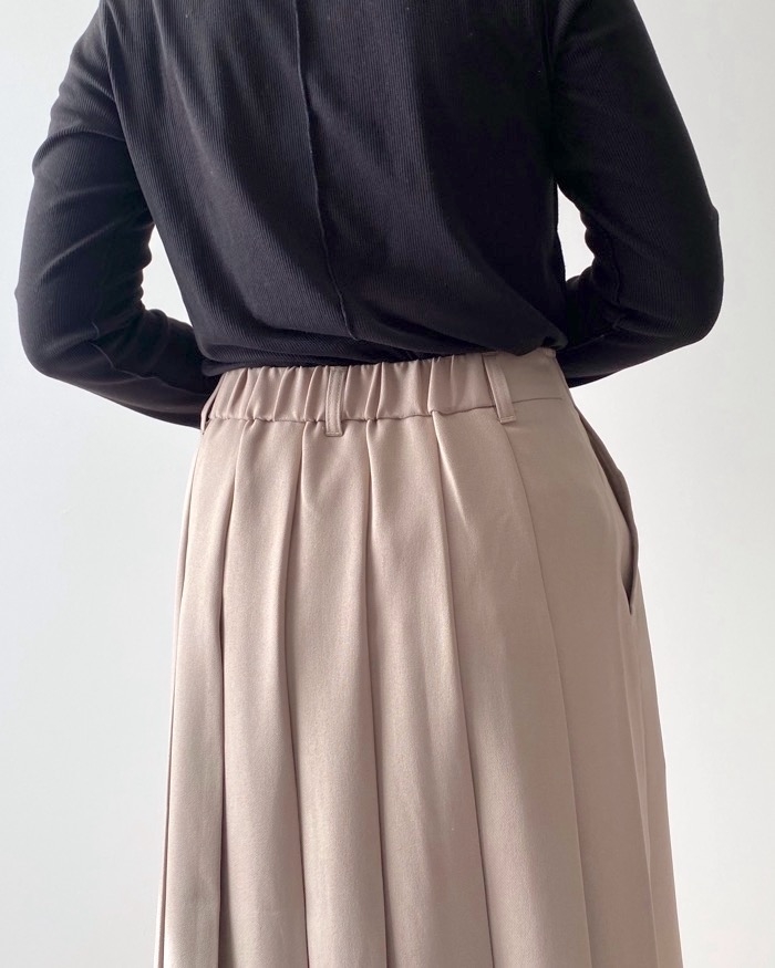 GU（ジーユー）のおすすめのレディースアイテム「プリーツAラインミディスカートQ」