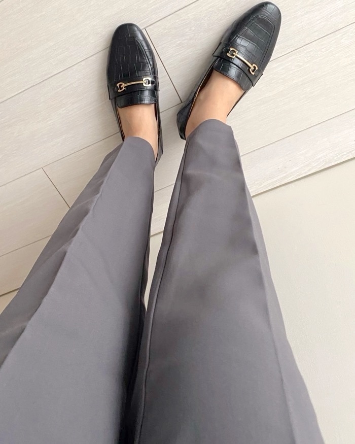 GUのオススメファッションアイテム「タックテーパードパンツ（丈標準65.0～69.0cm）」