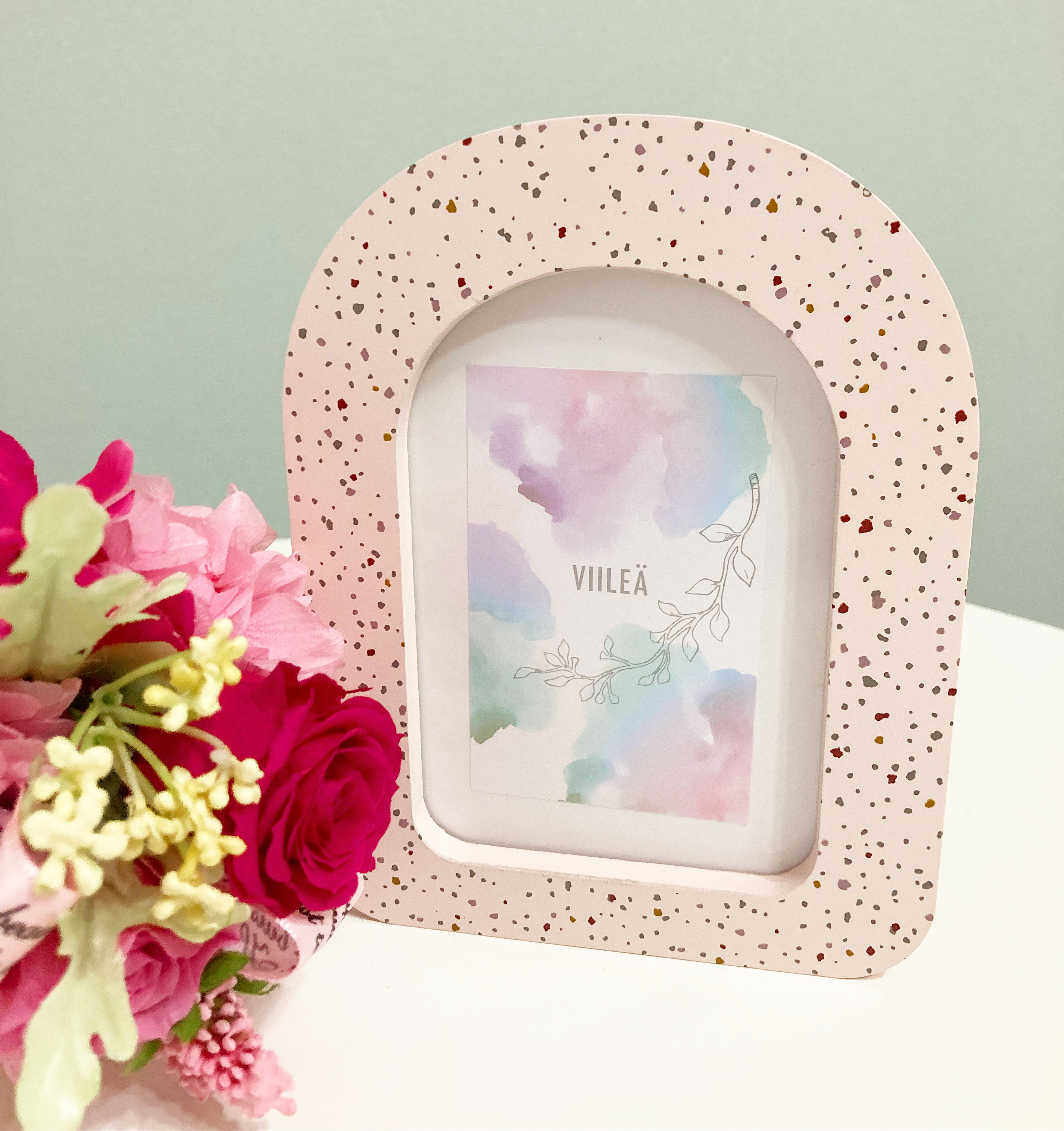 DAISO（ダイソー）のおしゃれインテリア「MDFフォトフレーム（アーチ型、L判）」