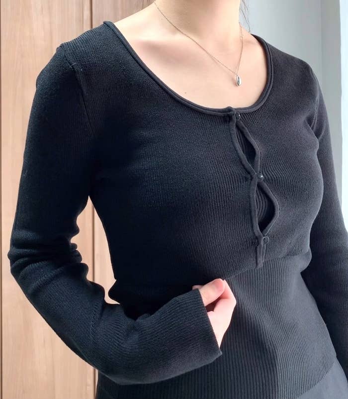 GU（ジーユー）のおすすめアウター「2ピースクロップドカーディガン（長袖）」