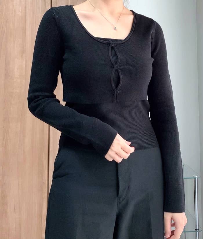 GU（ジーユー）のおすすめアウター「2ピースクロップドカーディガン（長袖）」