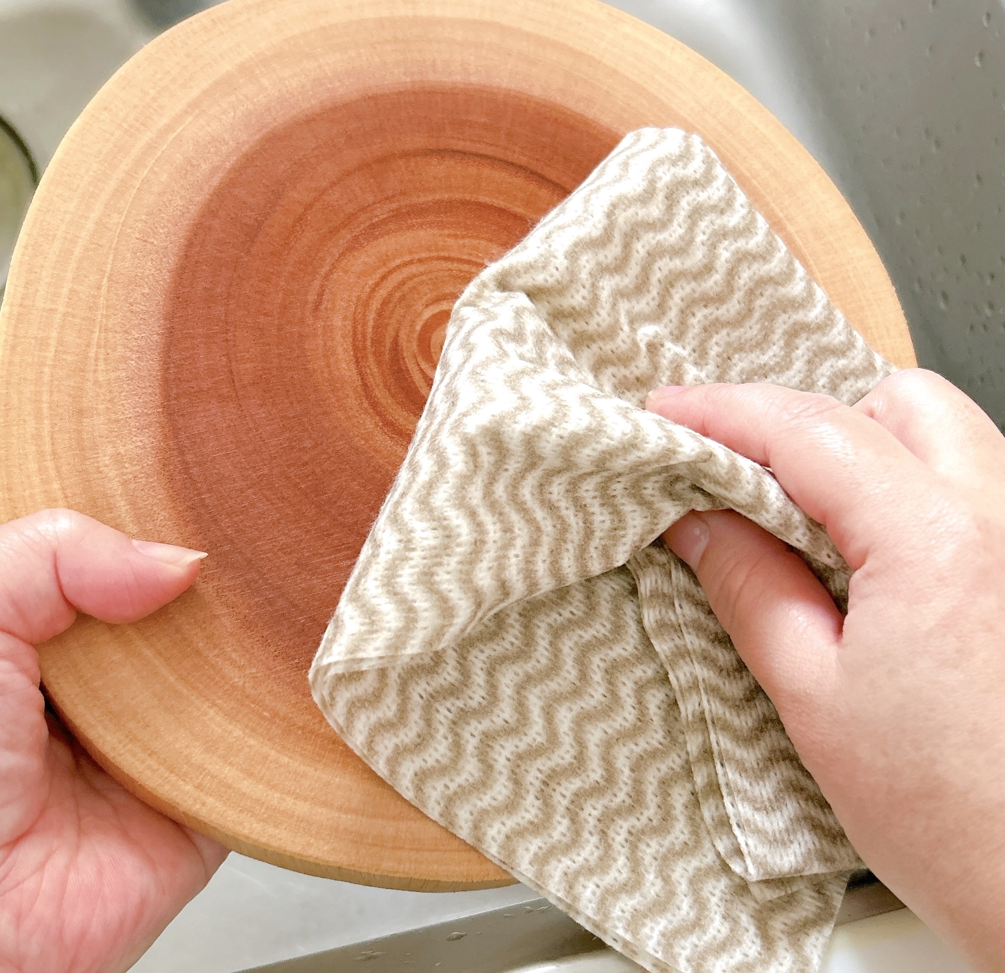 ニトリで売ってる「切り株みたいなプレート」がかわいすぎてヤバい