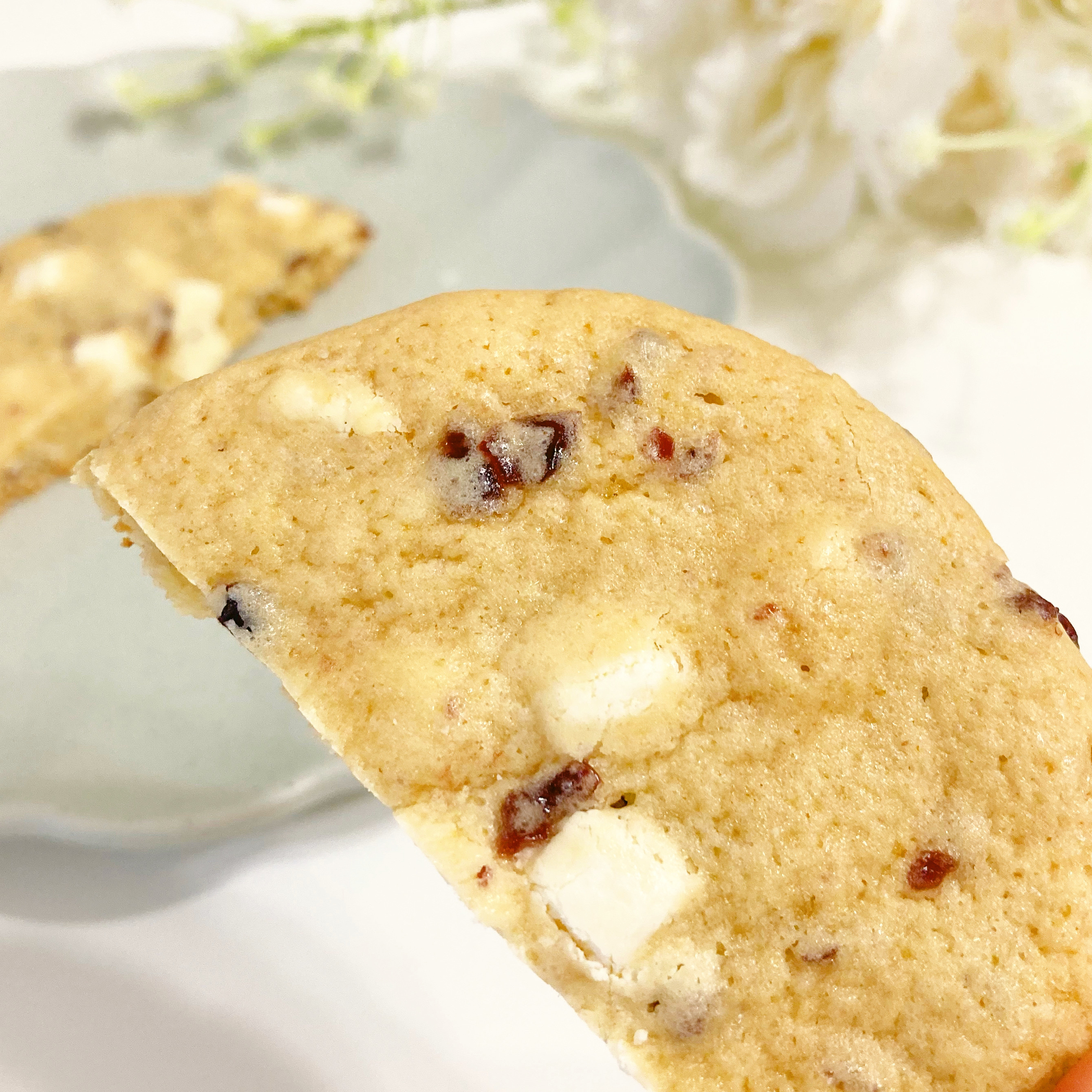 無印良品のおすすめお菓子「ホワイトチョコとクランベリーのクッキー」