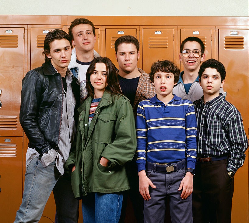 Group of six actors from &quot;Freaks and Geeks&quot; posing in front of school lockers