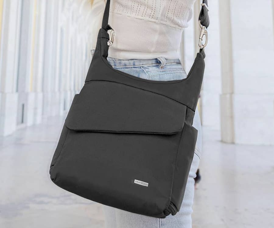 8 Anti Theft Bags To Carry While Traveling