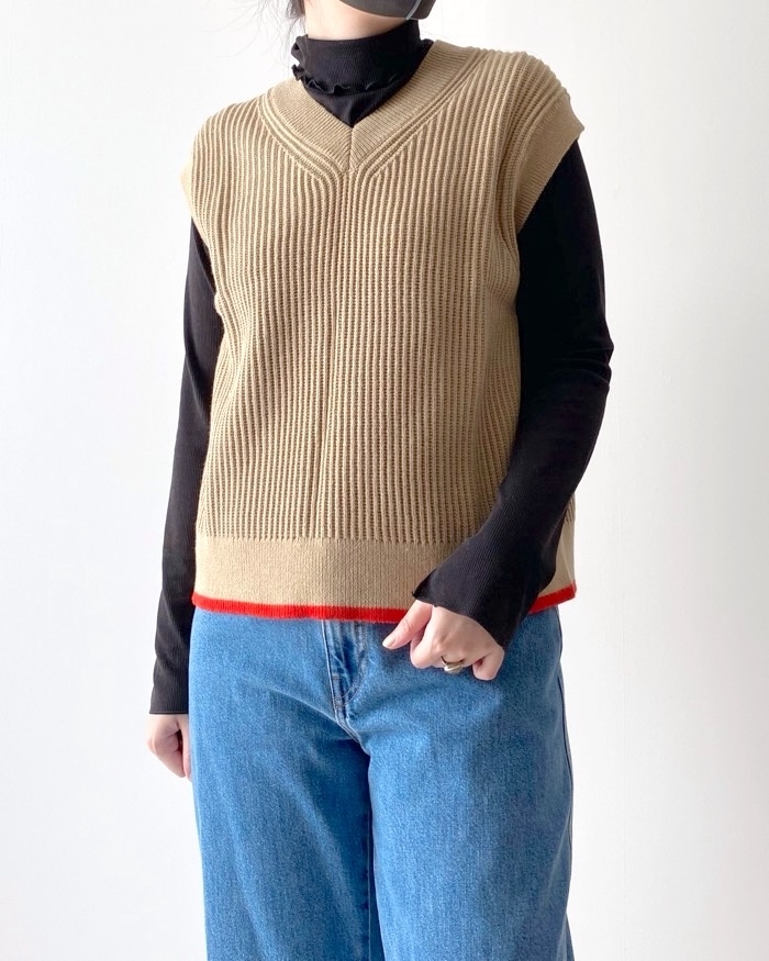 UNIQLO 美味し Cニットベスト黒 M