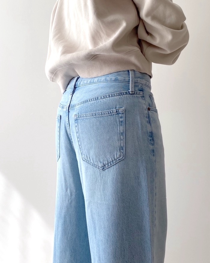 UNIQLO(ユニクロ)のおすすめボトムス「ワイドストレートジーンズ」