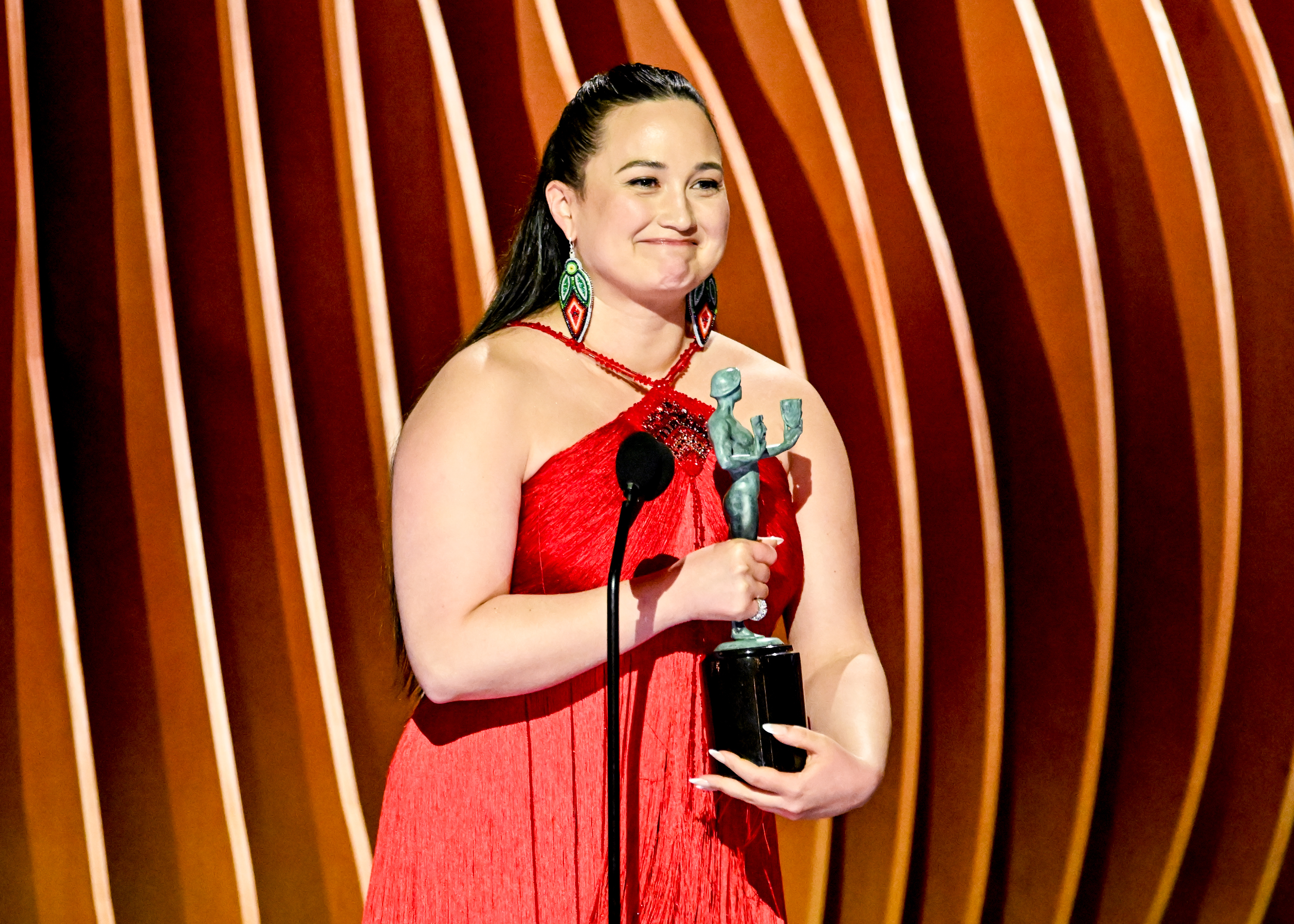 Lily Stone accepting her SAG Award