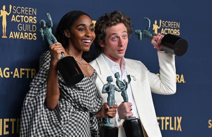 Ayo Edebiri and Jeremy Allen White with their SAG Awards