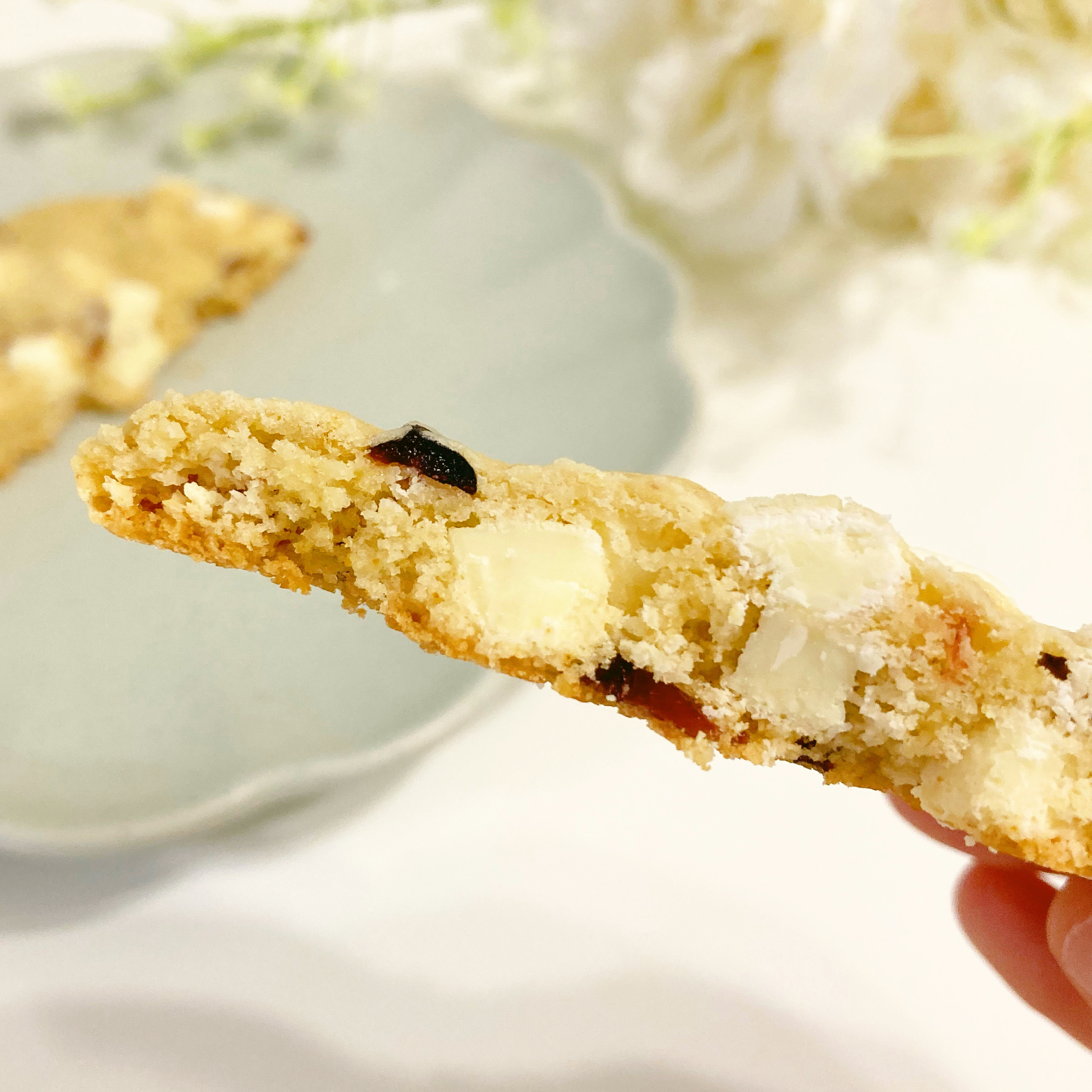 無印良品のおすすめお菓子「ホワイトチョコとクランベリーのクッキー」