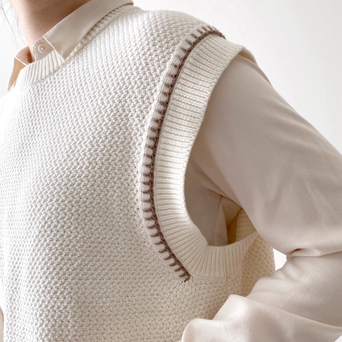 GU（ジーユー）のおすすめトップス「ウォッシャブルステッチニットベスト」