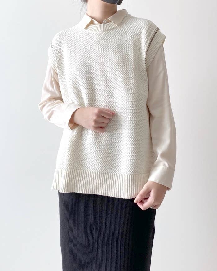 GU（ジーユー）のおすすめトップス「ウォッシャブルステッチニットベスト」