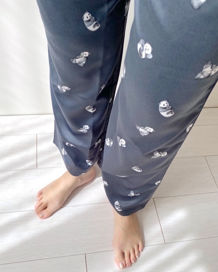 GU（ジーユー）のおすすめルームウェア「サテンパジャマ（長袖&amp;amp;ロングパンツ）（パンダ）」