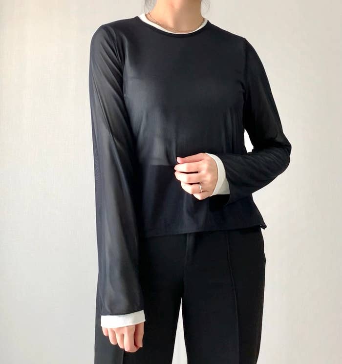 GUのオススメファッション「2ピースシアーT（長袖）+E」