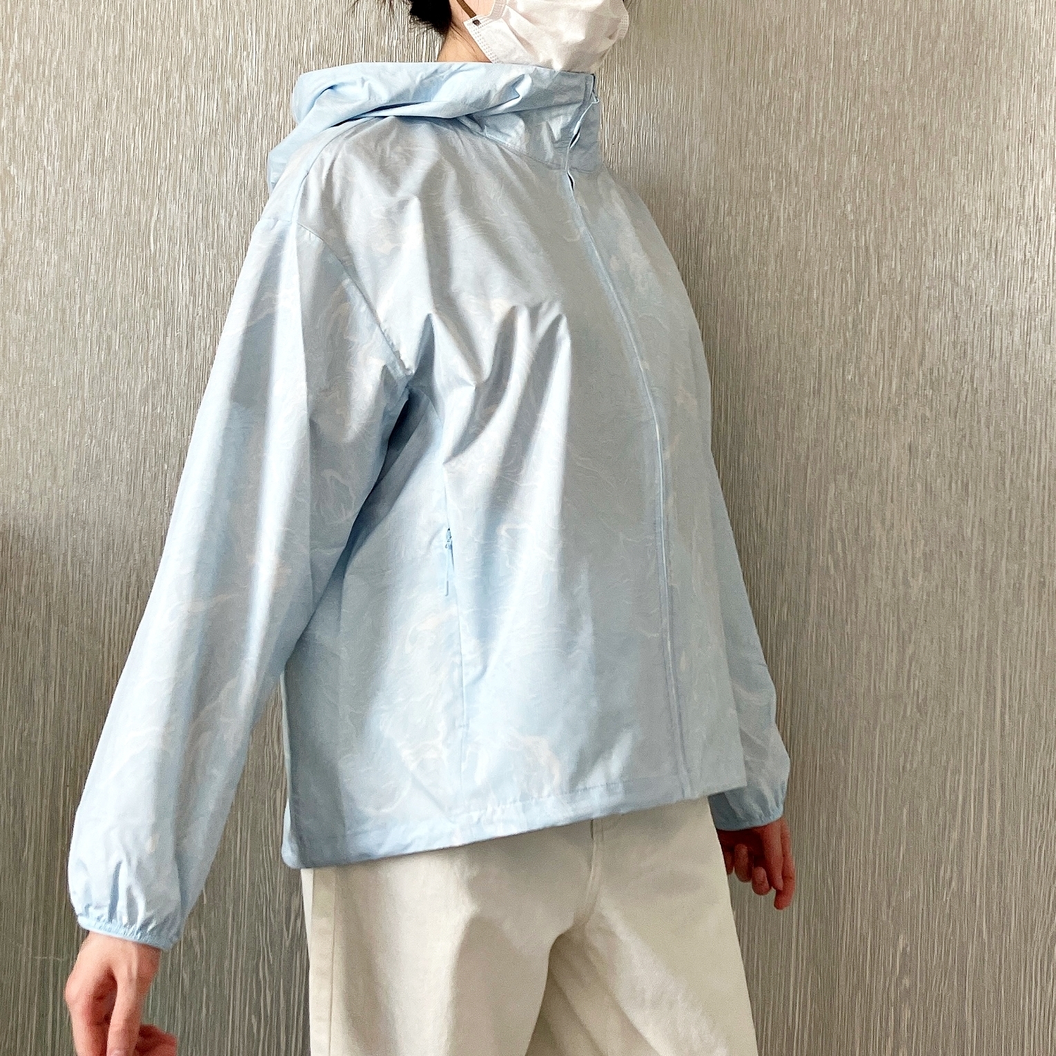 UNIQLO（ユニクロ）のおすすめアウター「ポケッタブルUVカットパーカ（ガラ）」