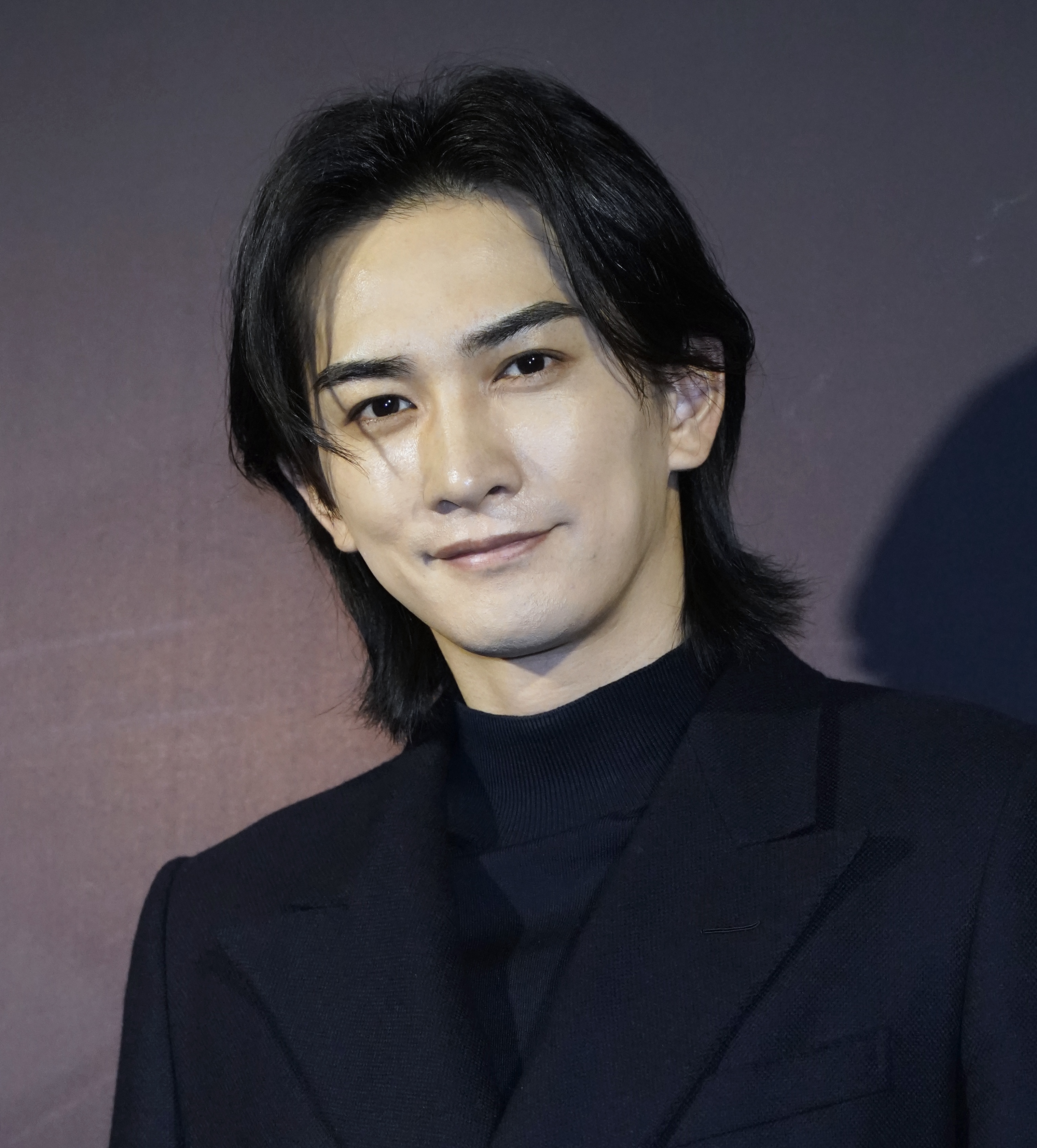 町田啓太「大河ドラマの先輩」とのツーショット披露「背中に乗せて