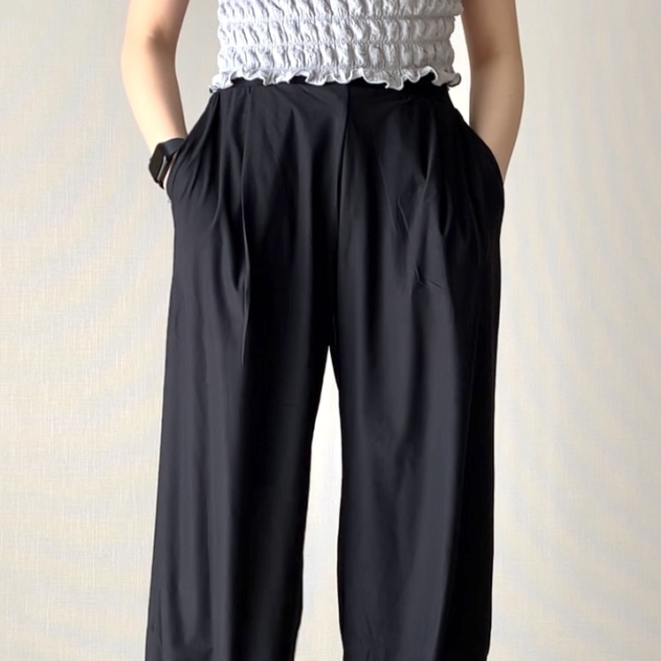 ユニクロのファッションアイテム「ウルトラストレッチエアリズムストレートワイドパンツ（丈標準70～72cm）」