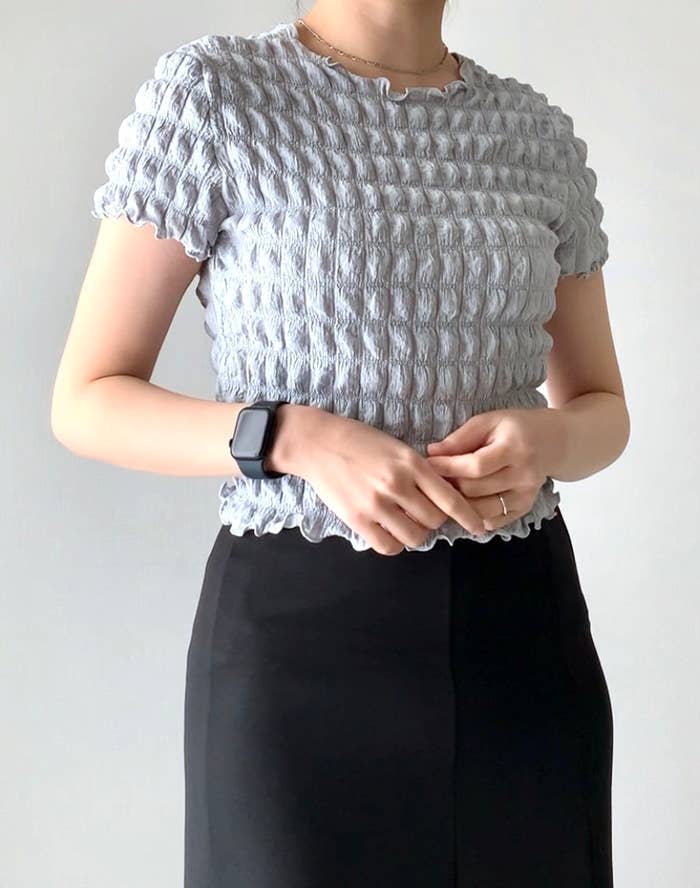 GUのオススメのトップス「シャーリングT(半袖)」