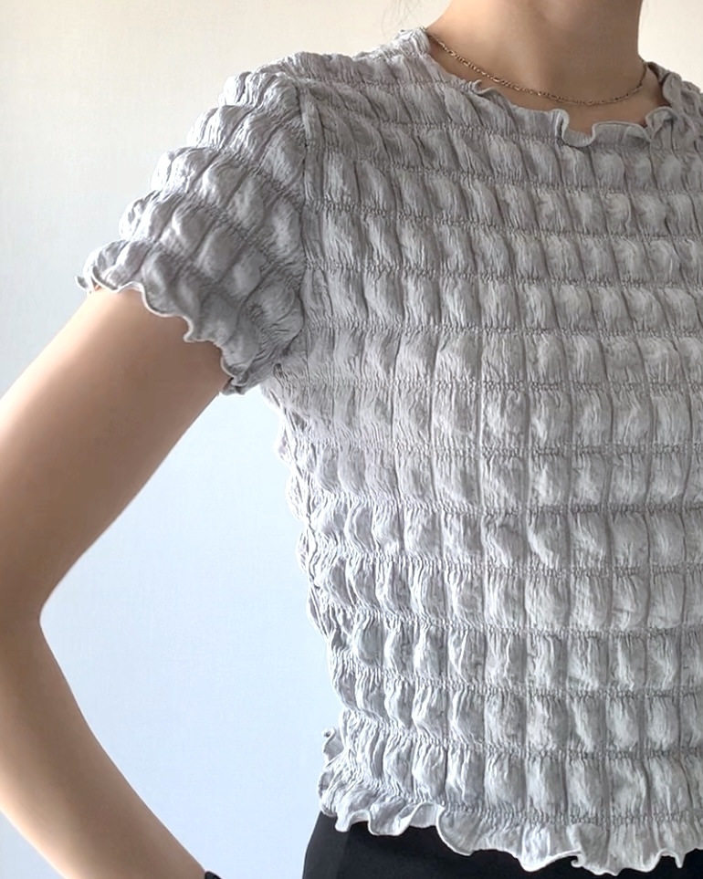 GUのオススメのトップス「シャーリングT(半袖)」