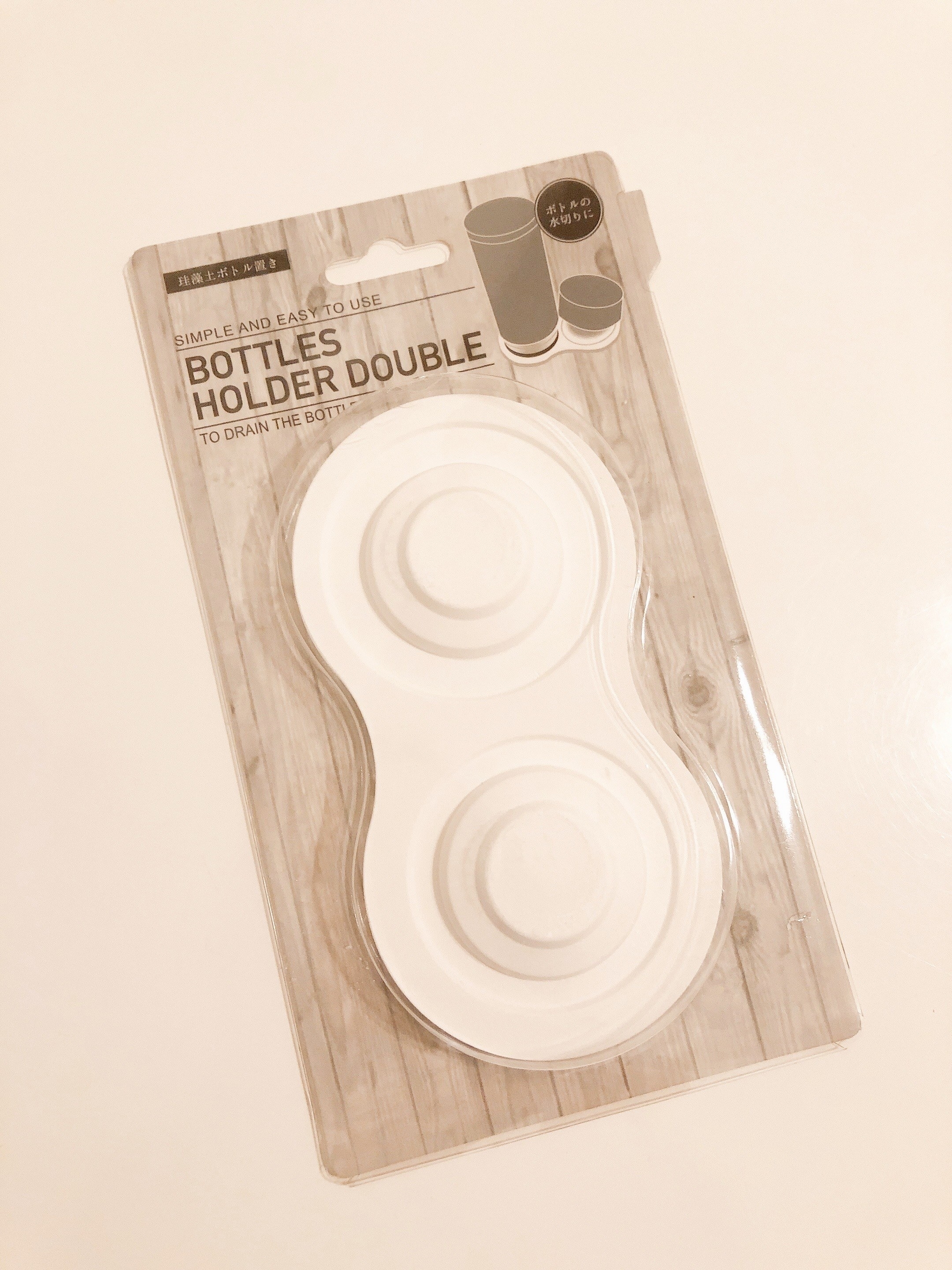 CanDo(キャンドゥ)の便利なキッチングッズ「珪藻土ボトル置き ダブル」