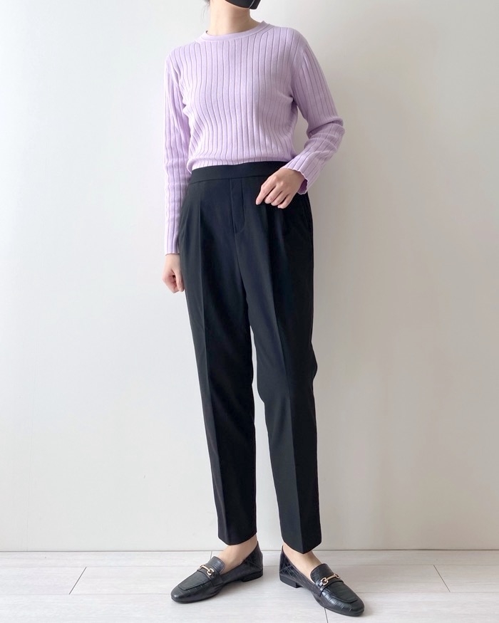 無印良品のおすすめトップス「婦人 大豆繊維を使ったリブクルーネックセーター」