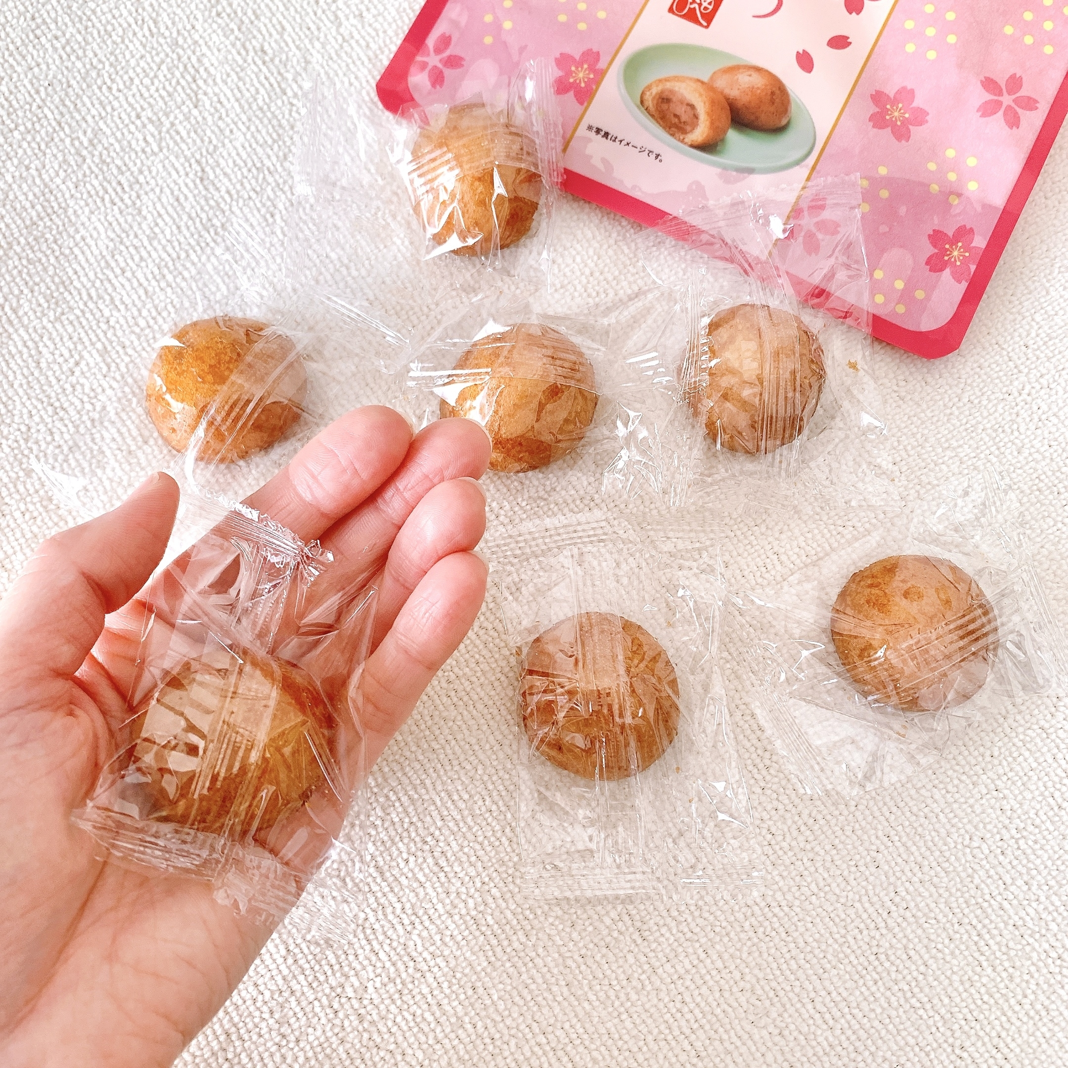 KALDI（カルディ）のおすすめのお菓子「桜のかりんとう饅頭 7個」