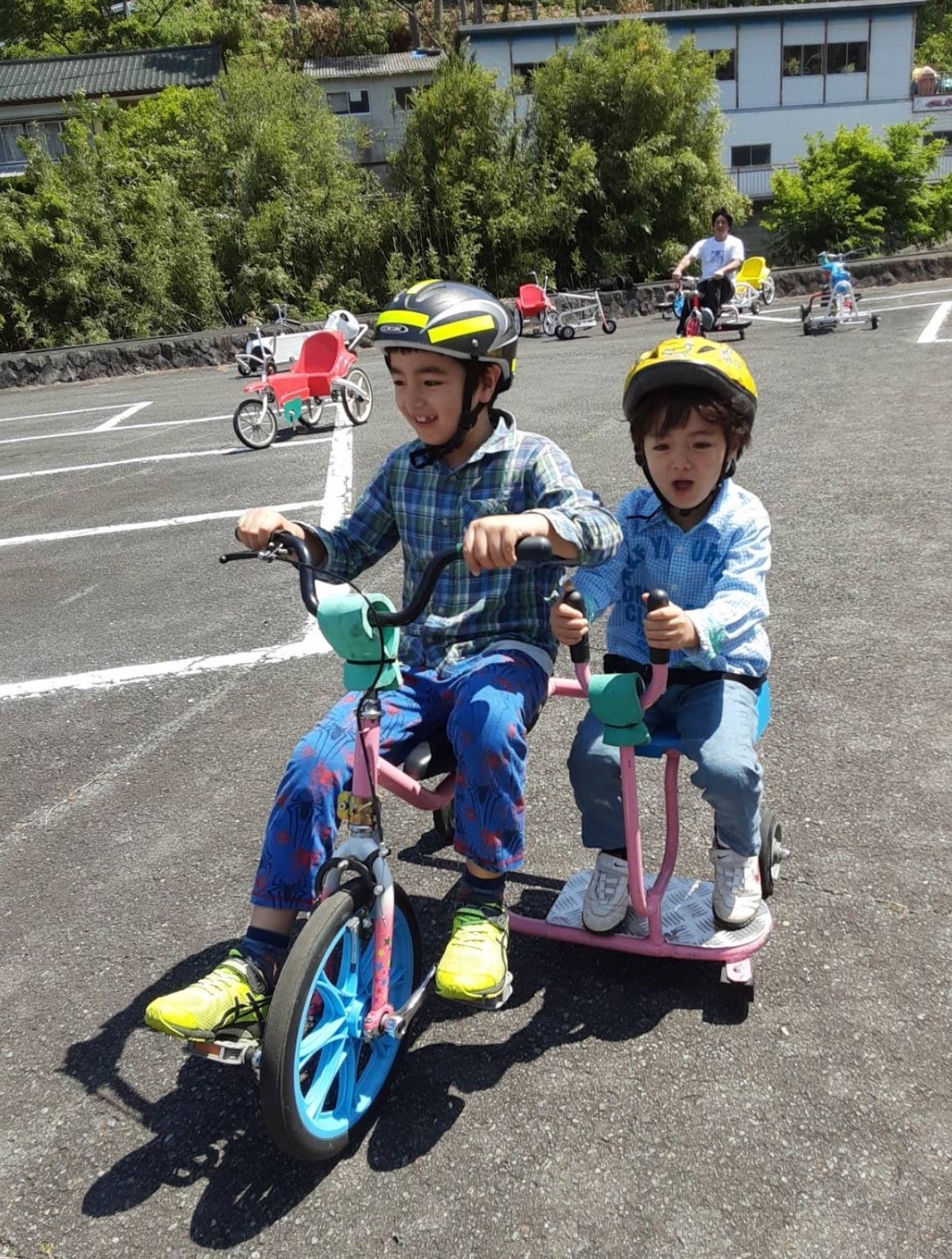 まさか…」遊具施設で見つけた“ナスの形をした自転車”で憶測が広がる
