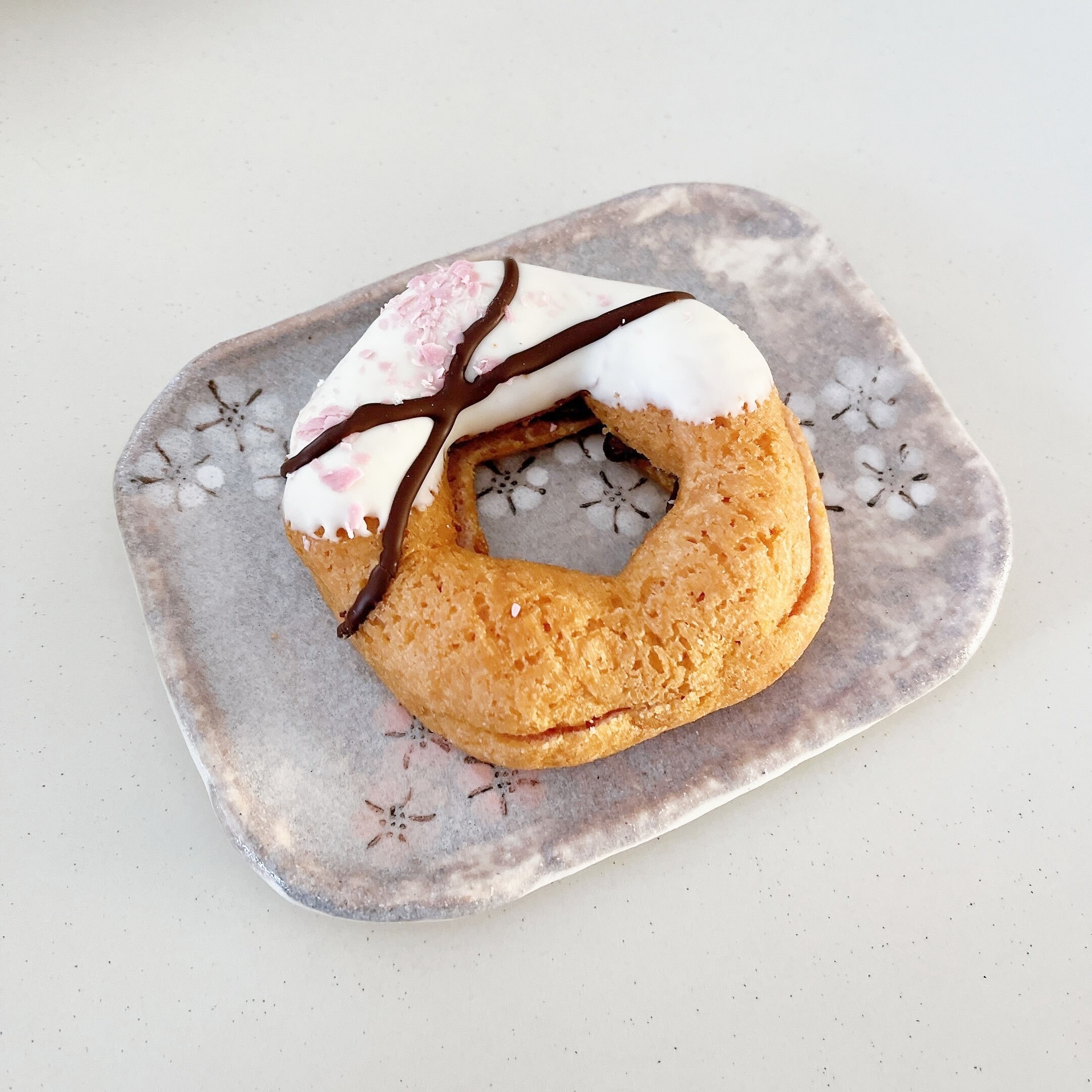 ミスタードーナツのオススメの新商品「桜もちっとドーナツ 舞い桜」