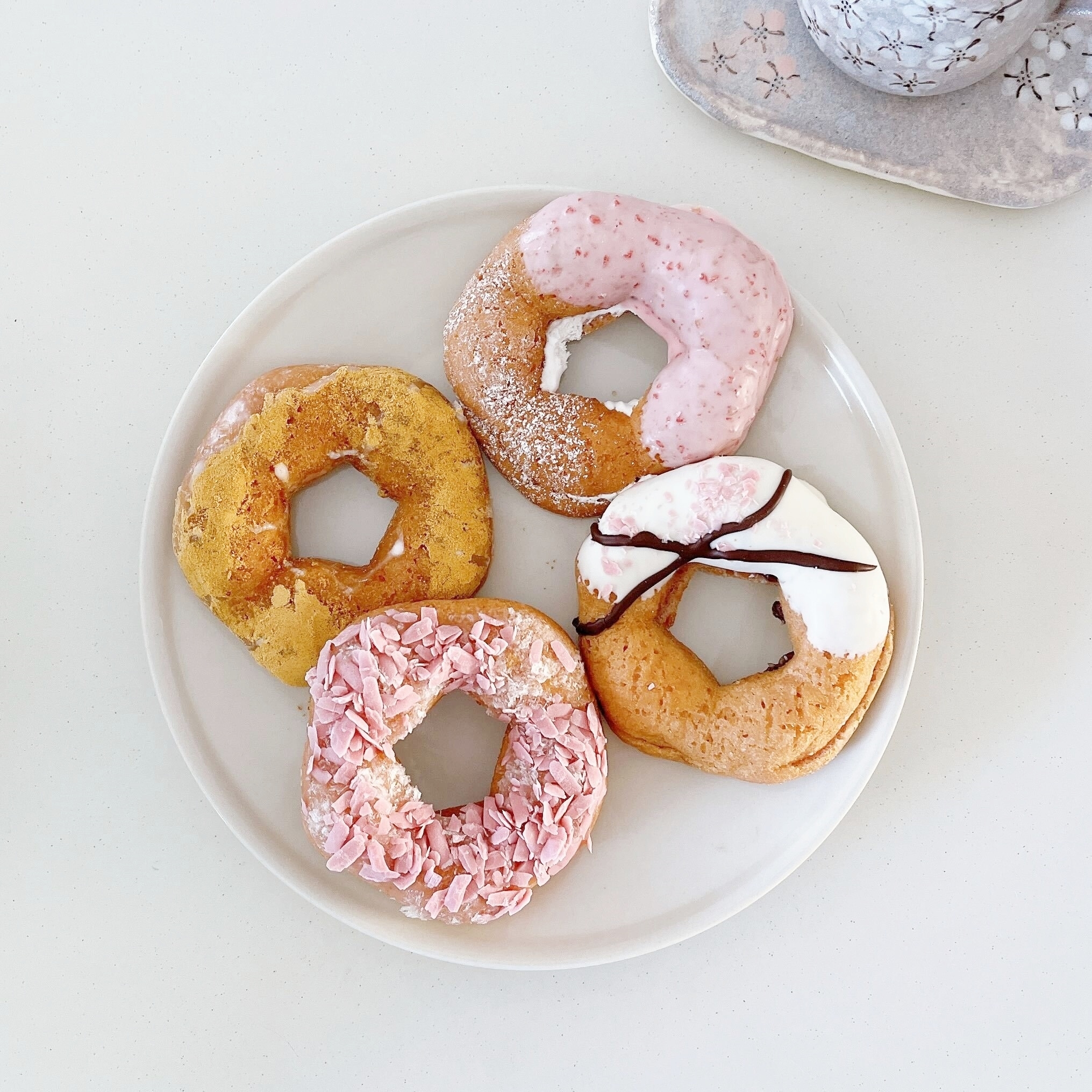 ミスタードーナツのオススメの新商品「桜もちっとドーナツ つぼみ」「桜もちっとドーナツ 五分咲き」「桜もちっとドーナツ 満開」「桜もちっとドーナツ 舞い桜」