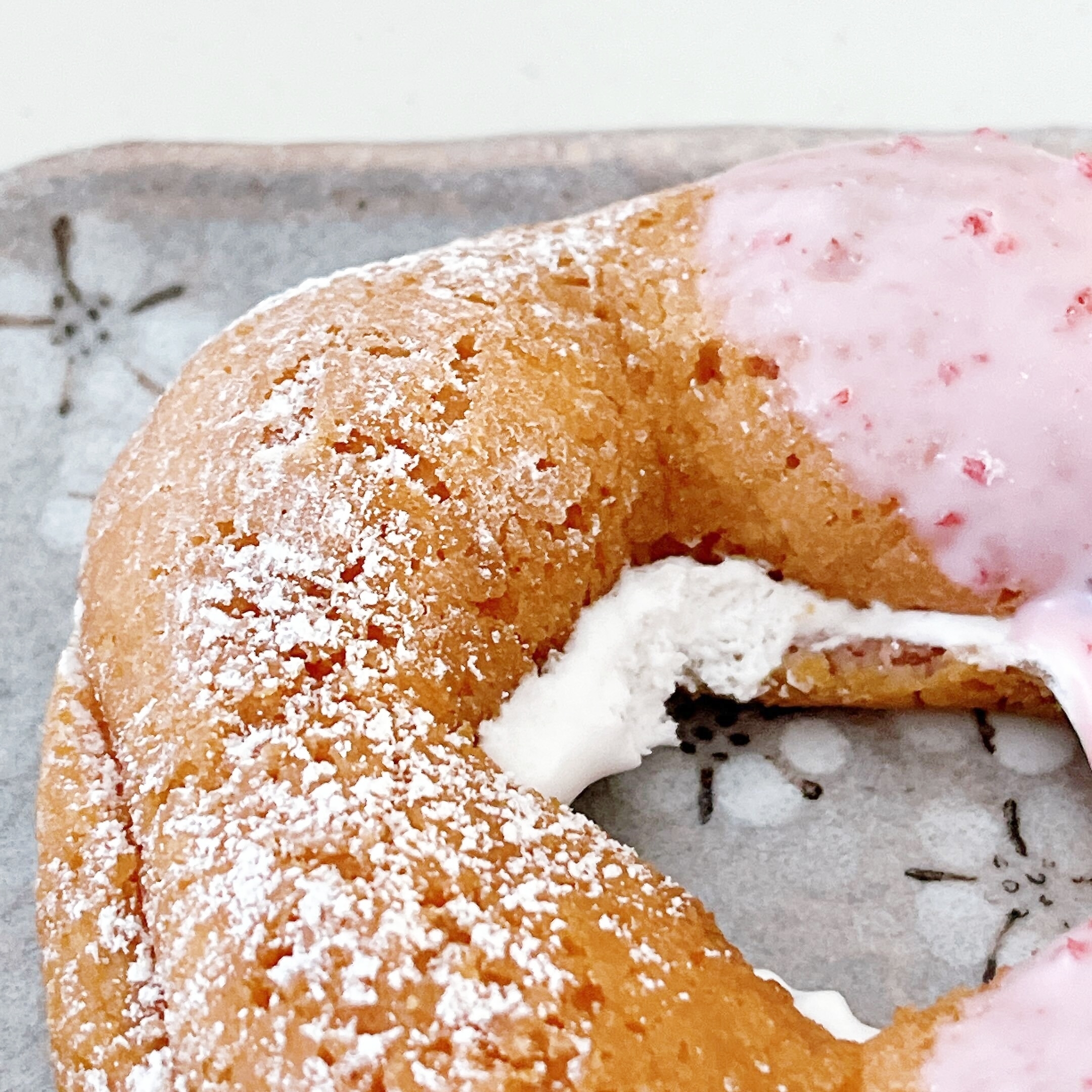 ミスタードーナツのオススメの新商品「桜もちっとドーナツ 五分咲き」