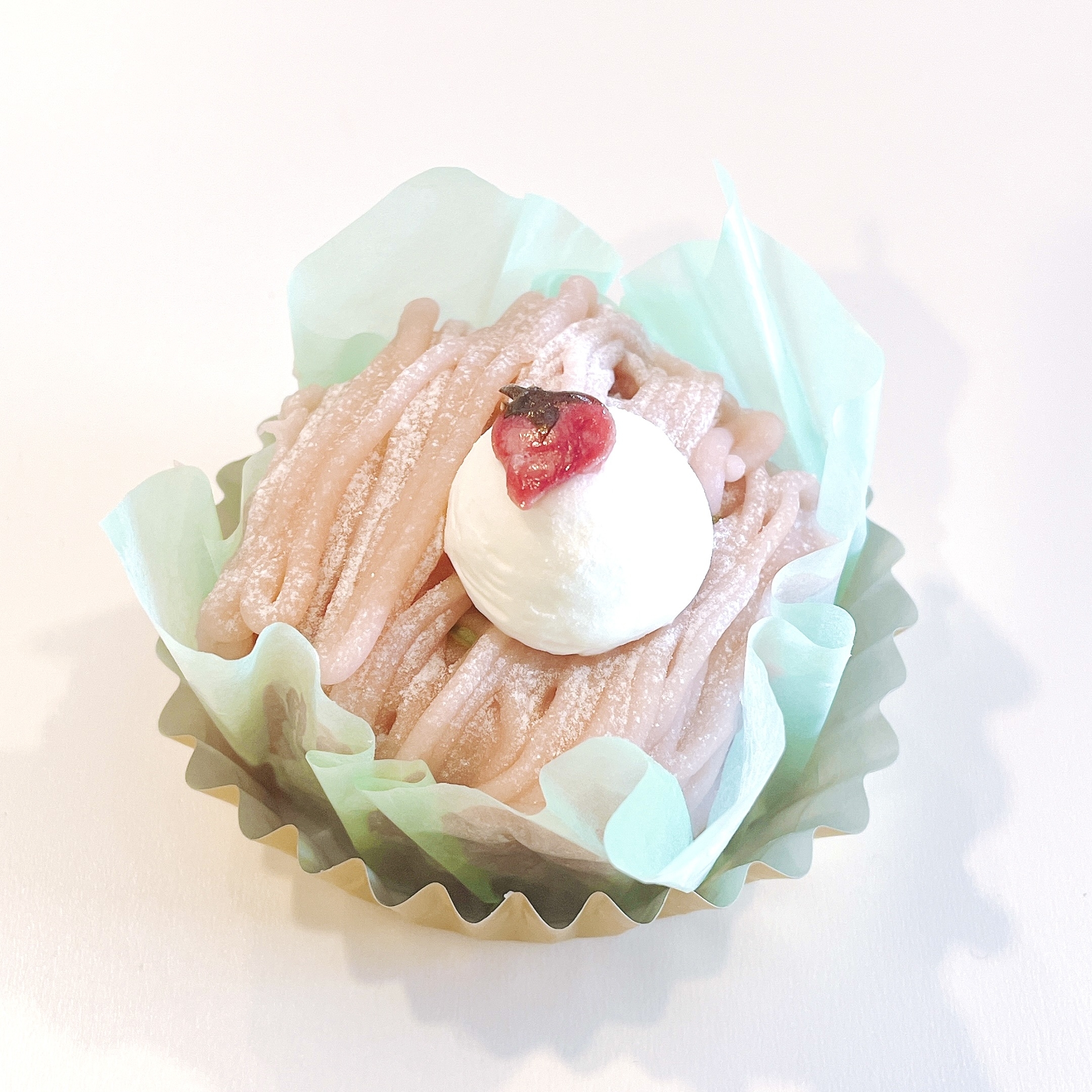 銀座コージーコーナーのオススメのスイーツ「さくらと抹茶のモンブラン」