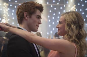 Archie and Betty in "Riverdale."