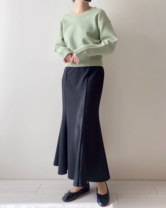 GU（ジーユー）のオススメのセーター「ボリュームスリーブVネックセーター（長袖）Z+E」